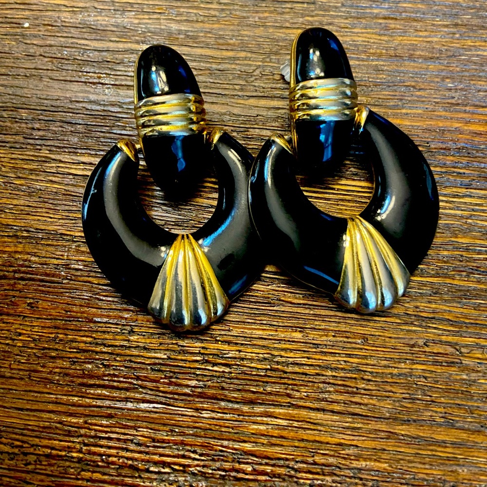 Vintage Black Oval/ Tear Drop Earrings With Gold Accents
